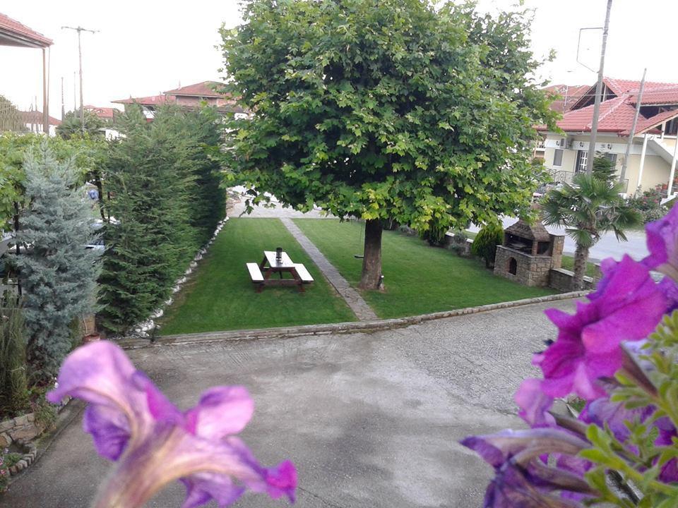 Guesthouse Athanasiou Káto Loutrákion Extérieur photo