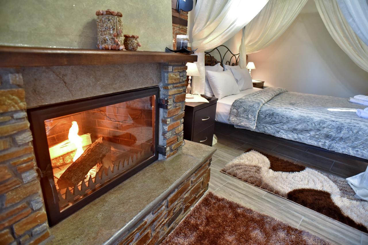 Guesthouse Athanasiou Káto Loutrákion Extérieur photo